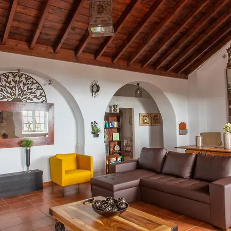 La Malvasia * Arico Viejo